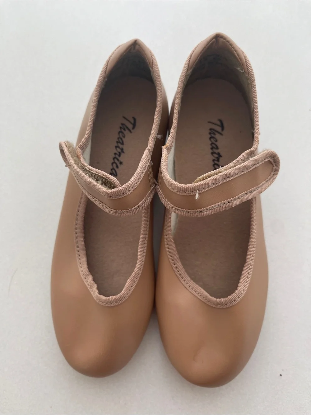 Girls' Classic Mary Jane Dress Shoes in Tan